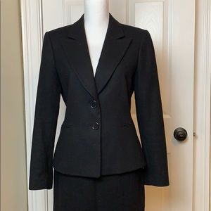 Stunning TAHARI Cashmere Suit